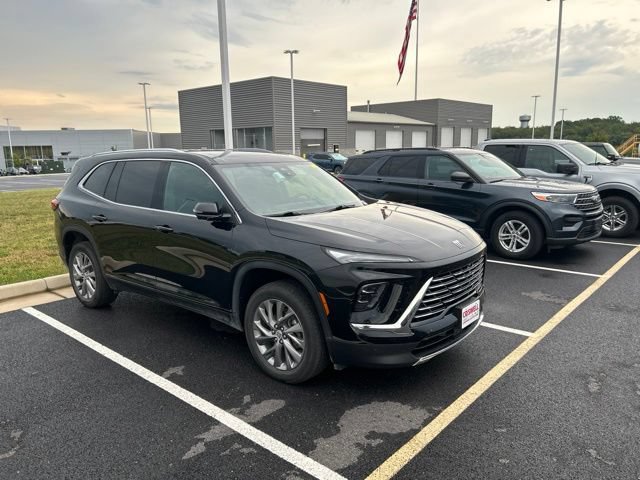 Used 2025 Buick Enclave Preferred AWD/4WD image 7