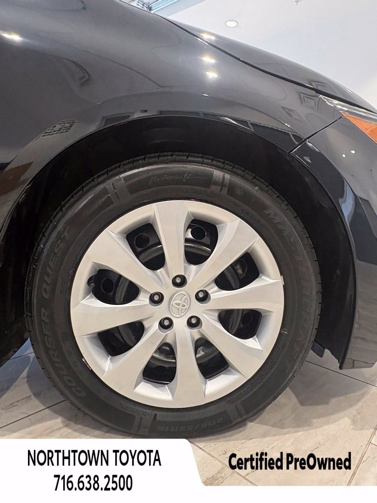 Used 2023 Toyota Corolla LE w/ Carpet Mat Package (TMS) FWD image 9