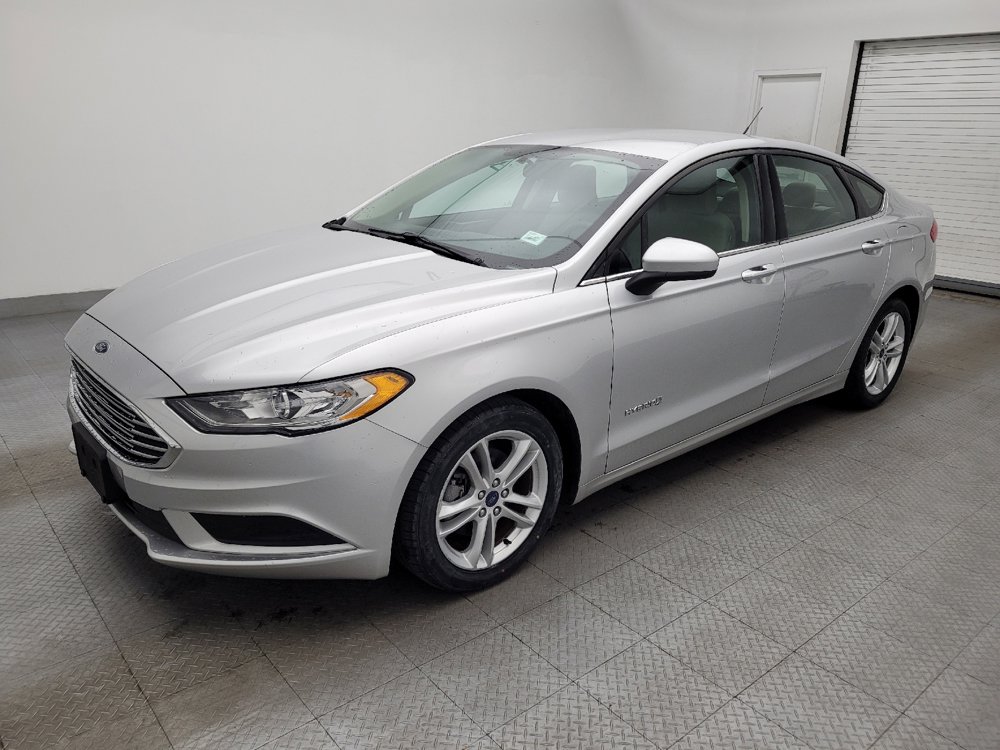 Used 2018 Ford Fusion S image 2