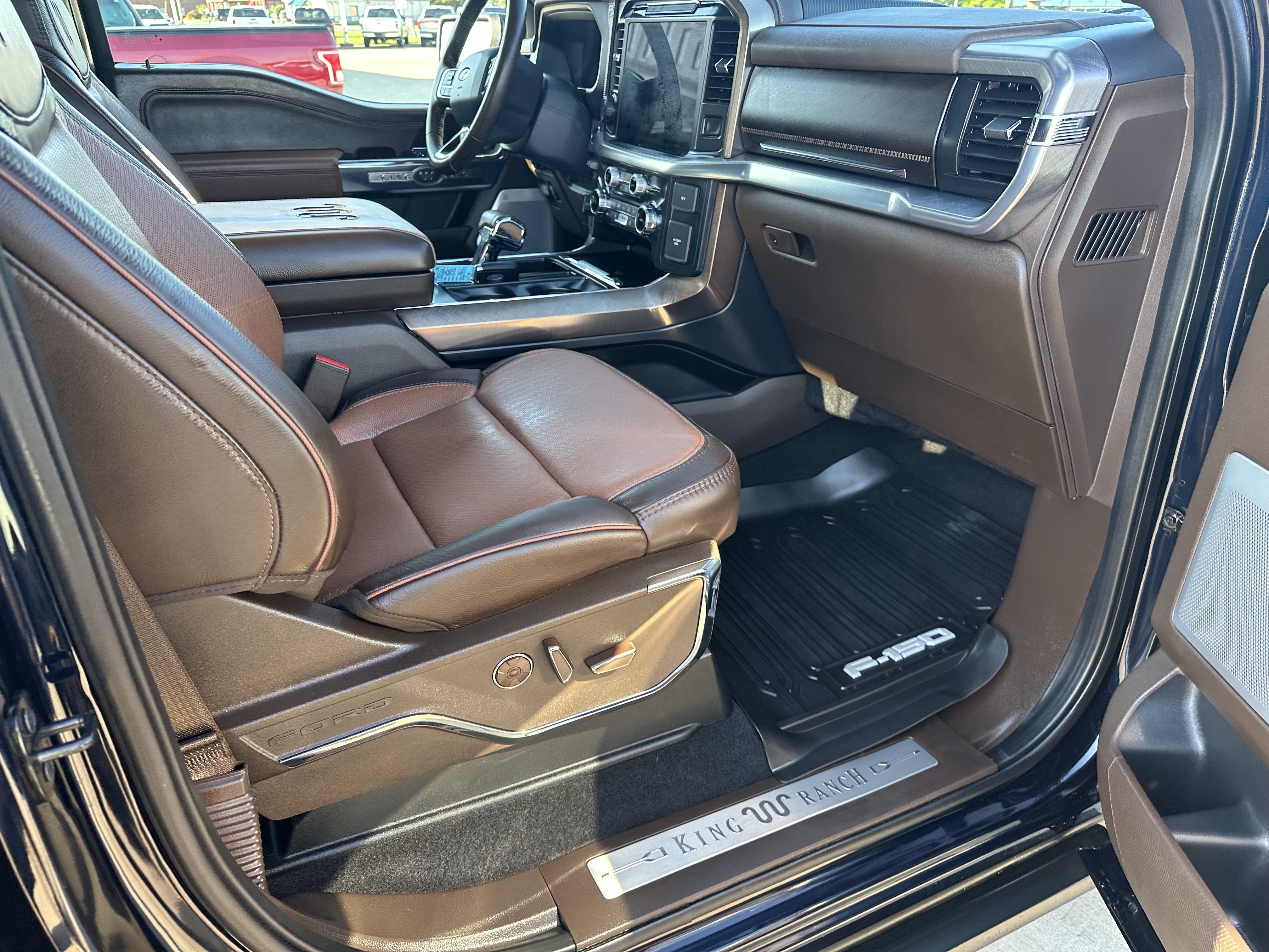 Used 2025 Ford F150 King Ranch w/ FX4 Off-Road Package AWD/4WD image 5