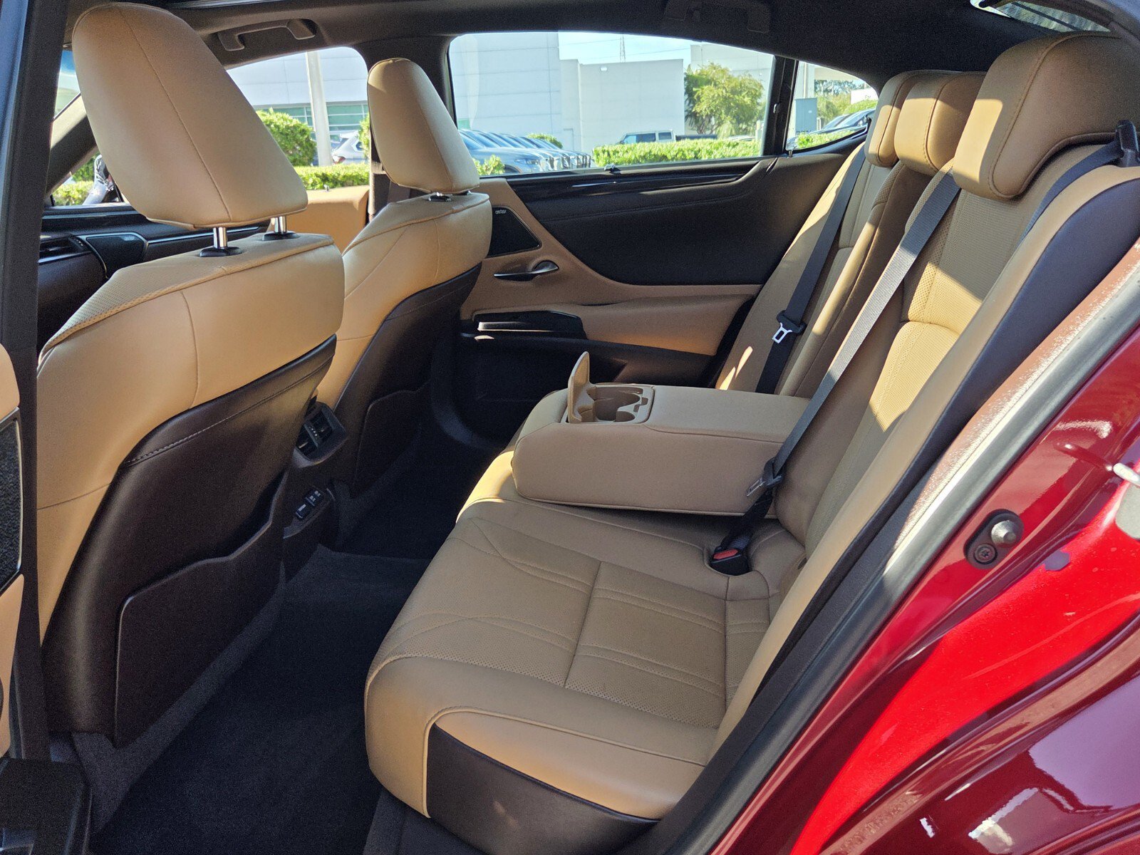 Used 2021 Lexus ES 350 Ultra Luxury w/ Accessory Package 2 FWD image 11