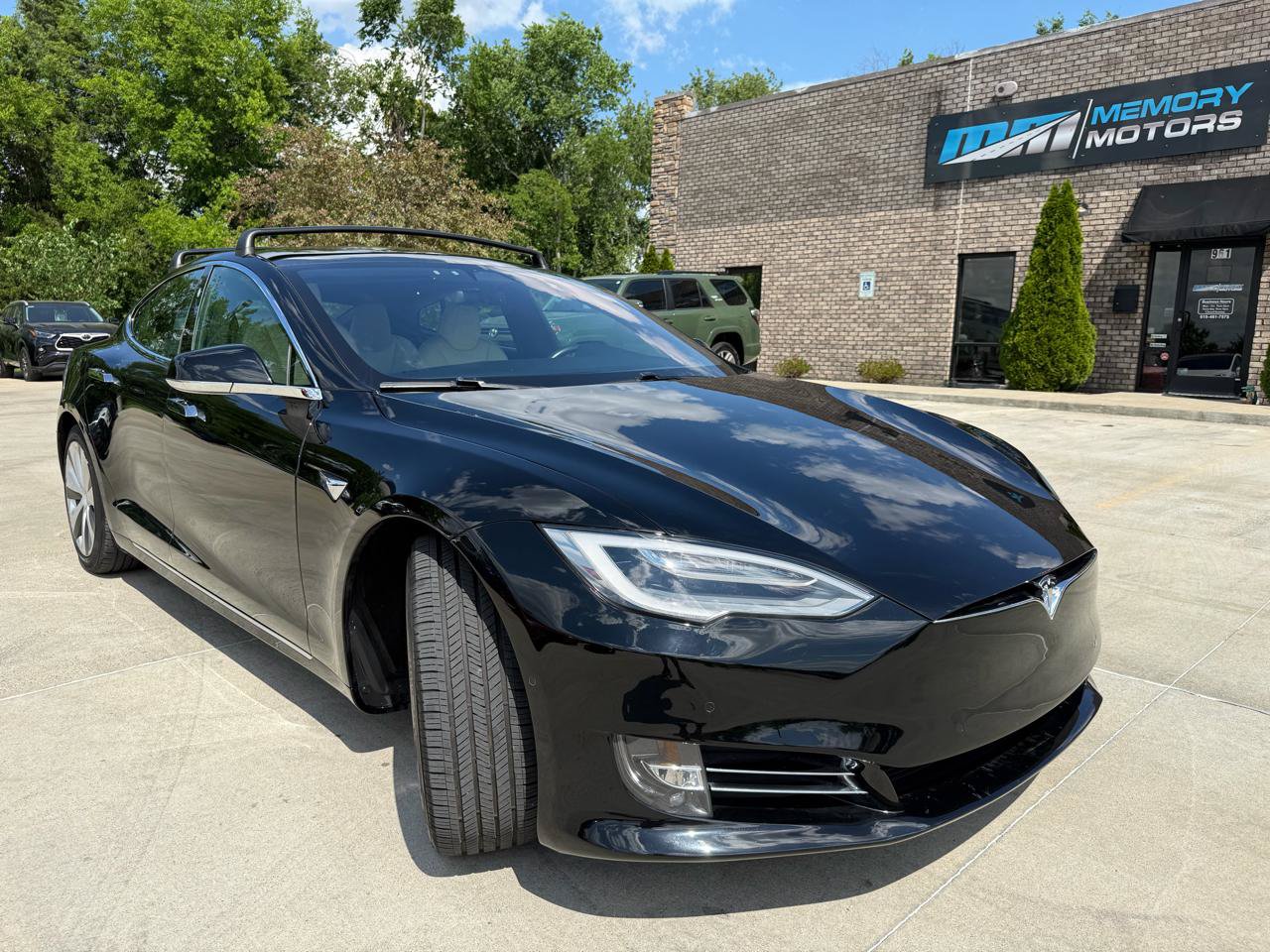 Used 2020 Tesla Model S Long Range Plus AWD/4WD image 3