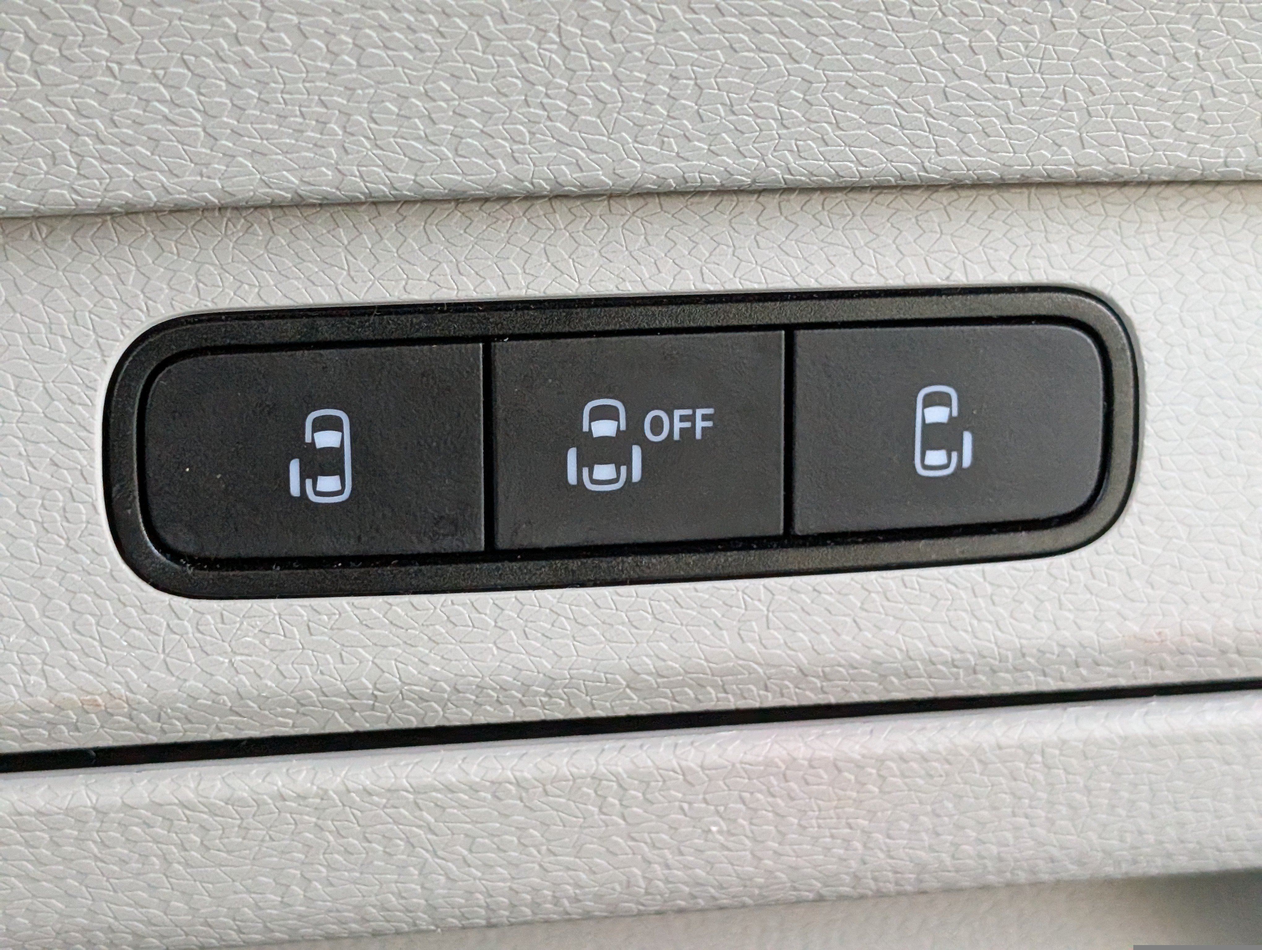 Used 2025 Volkswagen ID. Buzz Pro S Plus RWD image 26