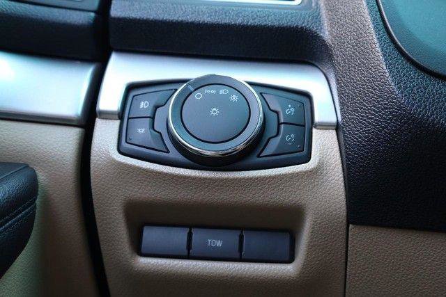 Used 2016 Ford Explorer XLT w/ Equipment Group 201A FWD image 20