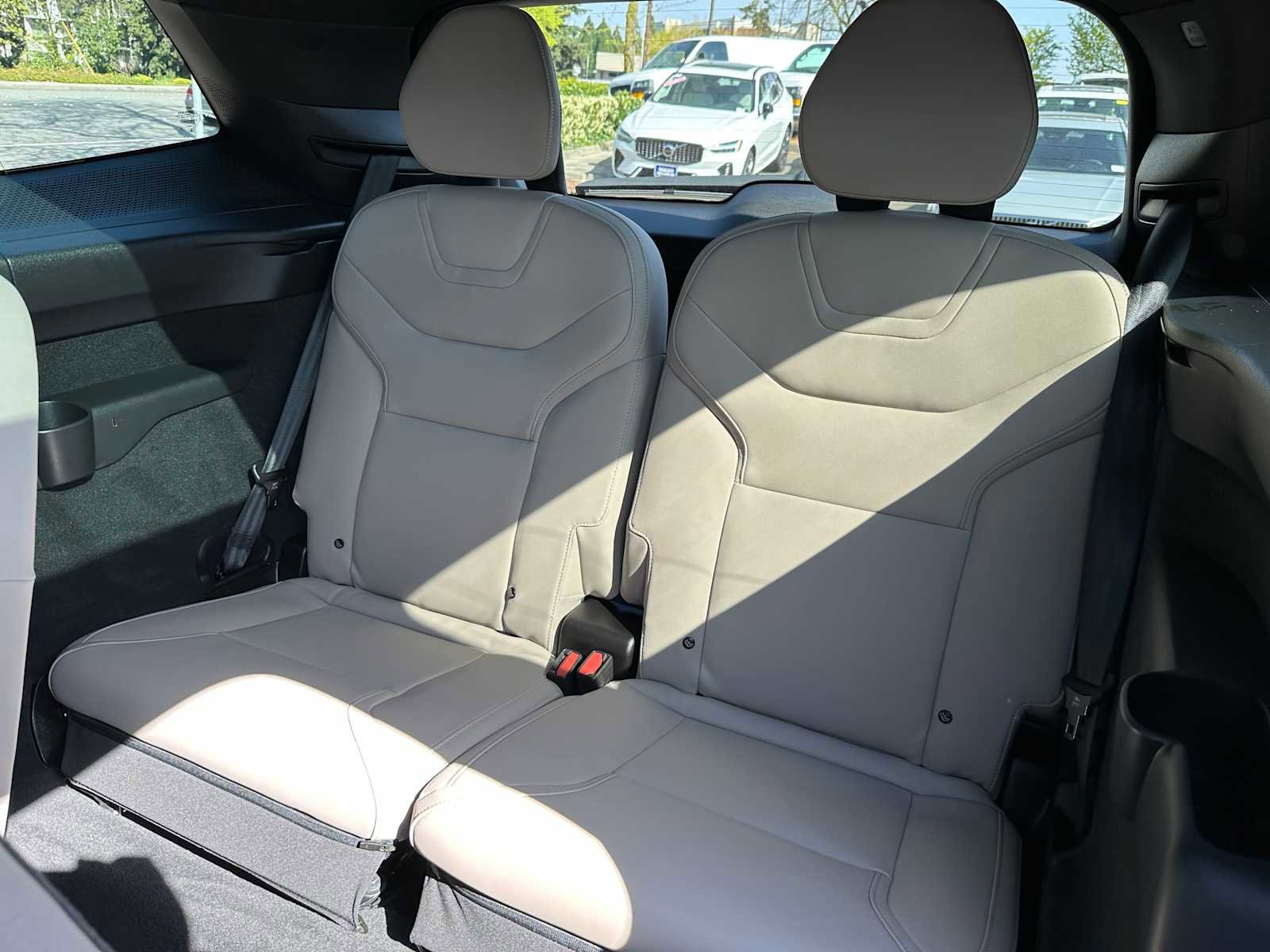 New 2025 Volvo EX90 Ultra image 17