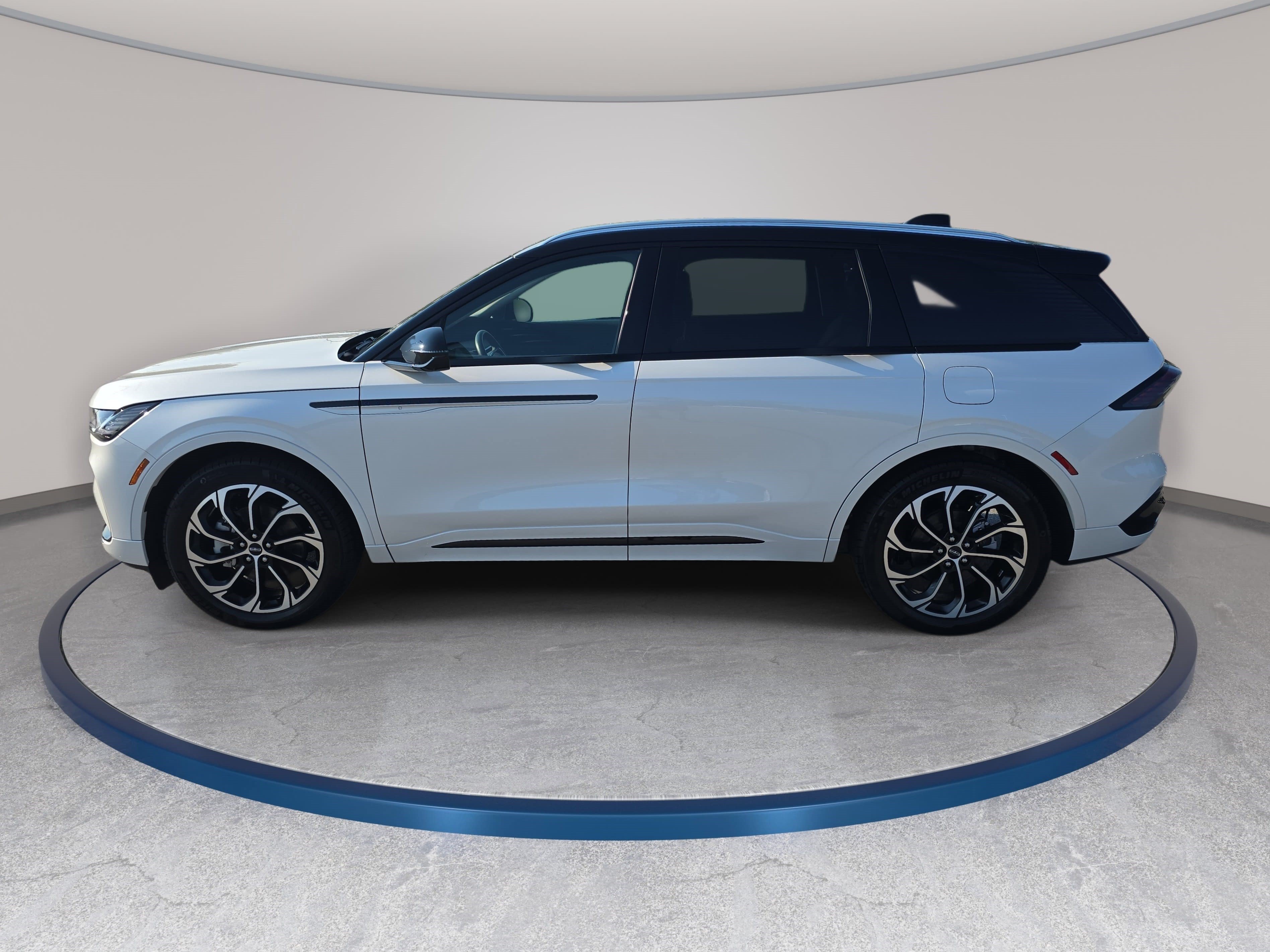 New 2026 Lincoln Nautilus Reserve AWD/4WD image 8