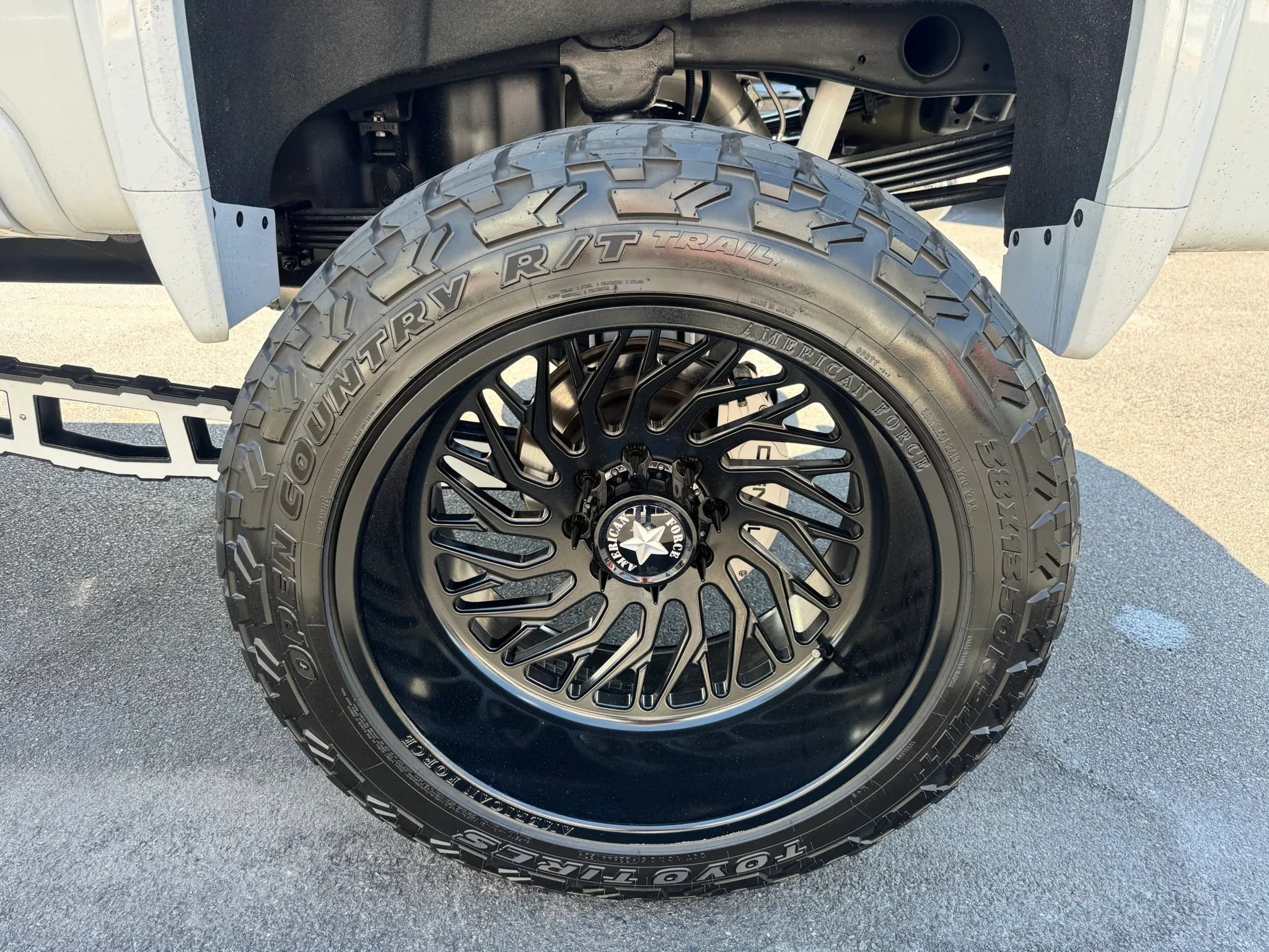Used 2024 GMC Sierra 2500 Denali Ultimate AWD/4WD image 9