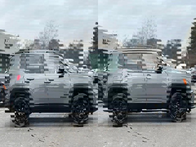 Used 2022 Jeep Renegade Altitude w/ Convenience Group image 7