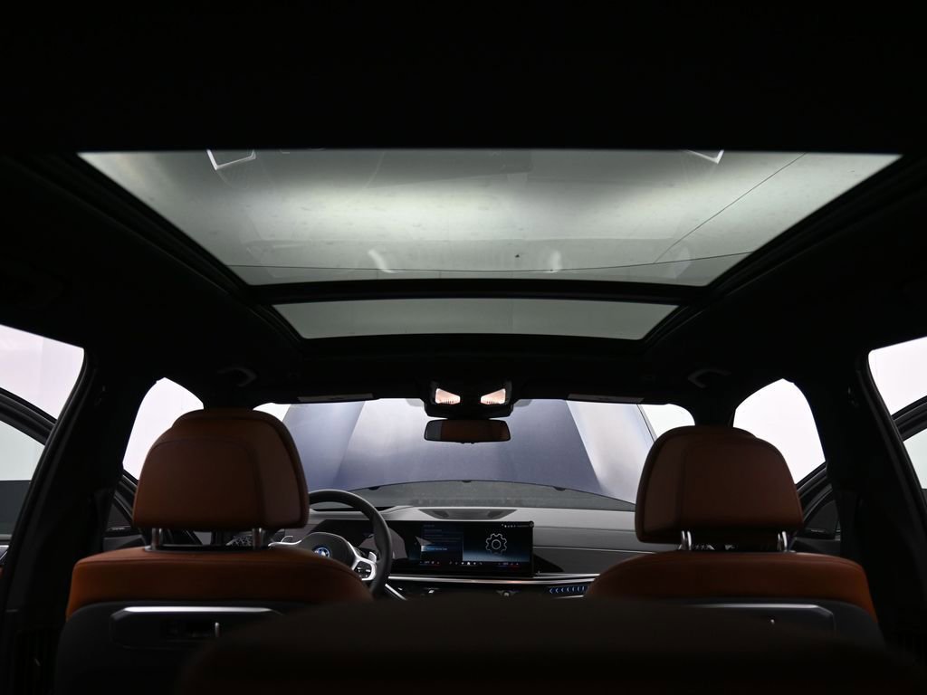 New 2026 BMW X5 xDrive50e w/ M Sport Package image 17