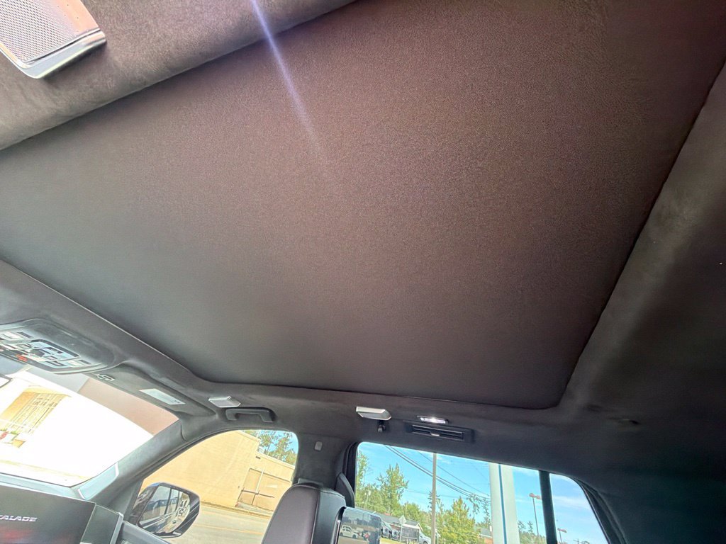 Used 2026 Cadillac Escalade V w/ LPO, ONYX Package AWD/4WD image 17