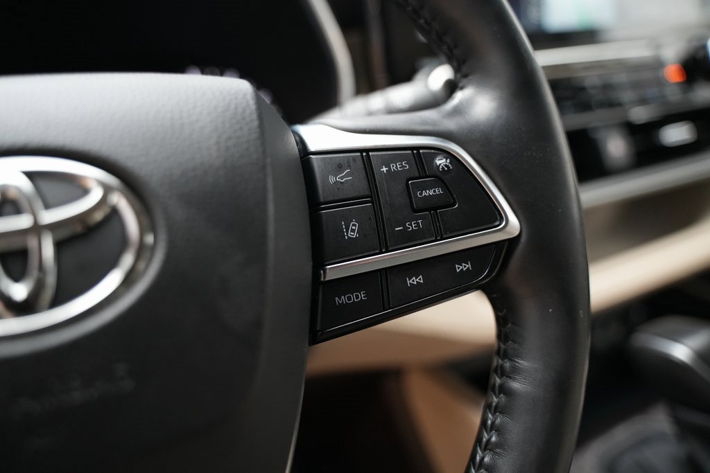Used 2021 Toyota Highlander Platinum image 21