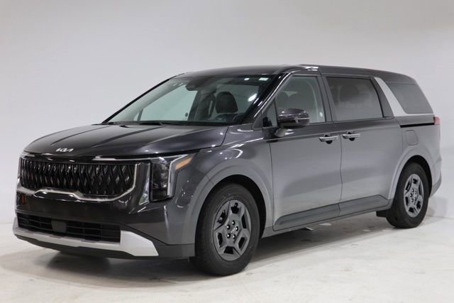 Used 2025 Kia Carnival FWD image 3