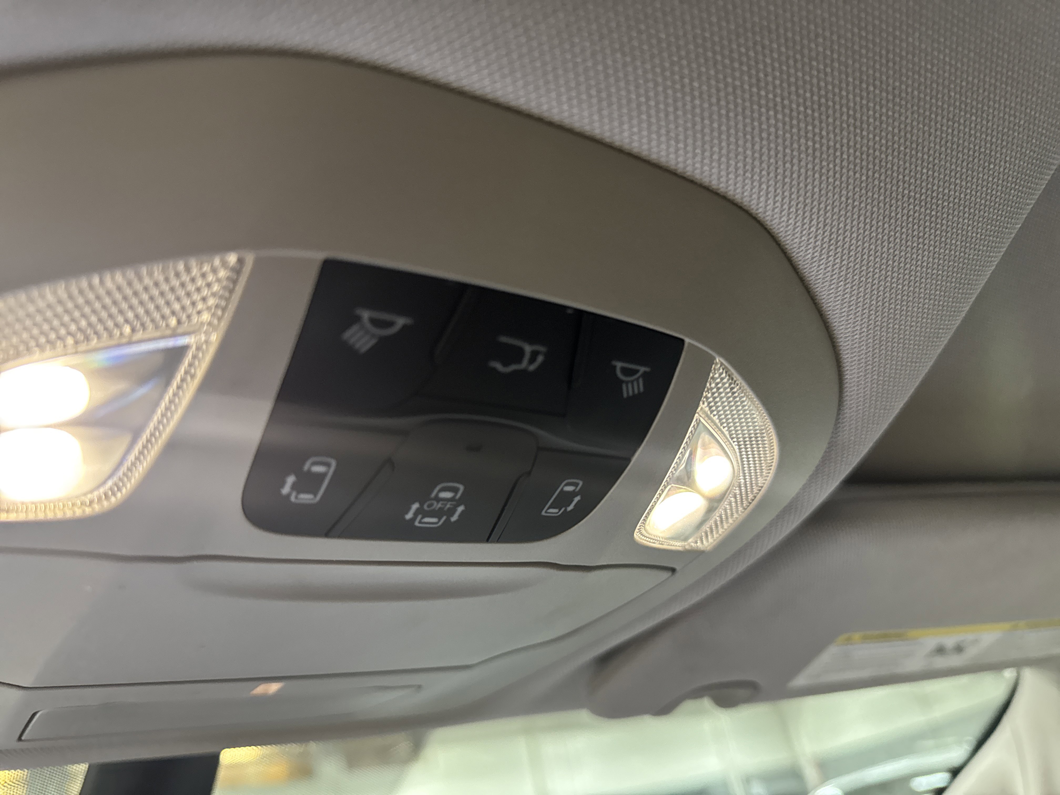 Used 2024 Chrysler Pacifica Select image 24