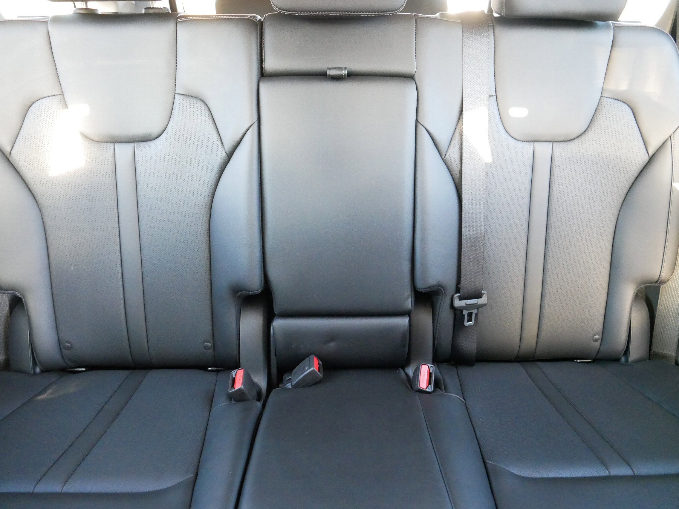 Certified 2022 Kia Sorento S w/ Panoramic Sunroof Package image 13