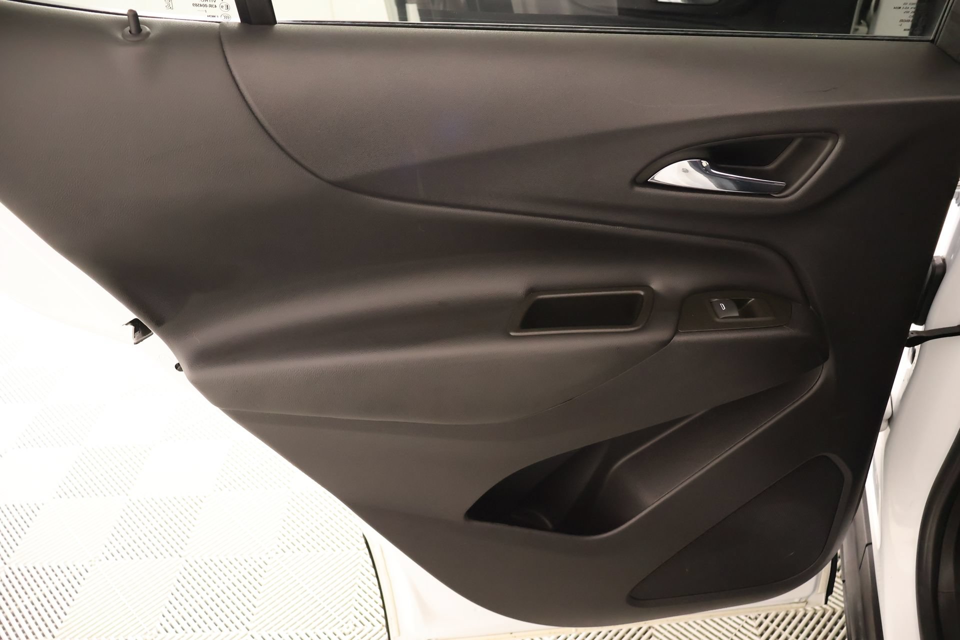 Used 2023 Chevrolet Equinox LT FWD image 16