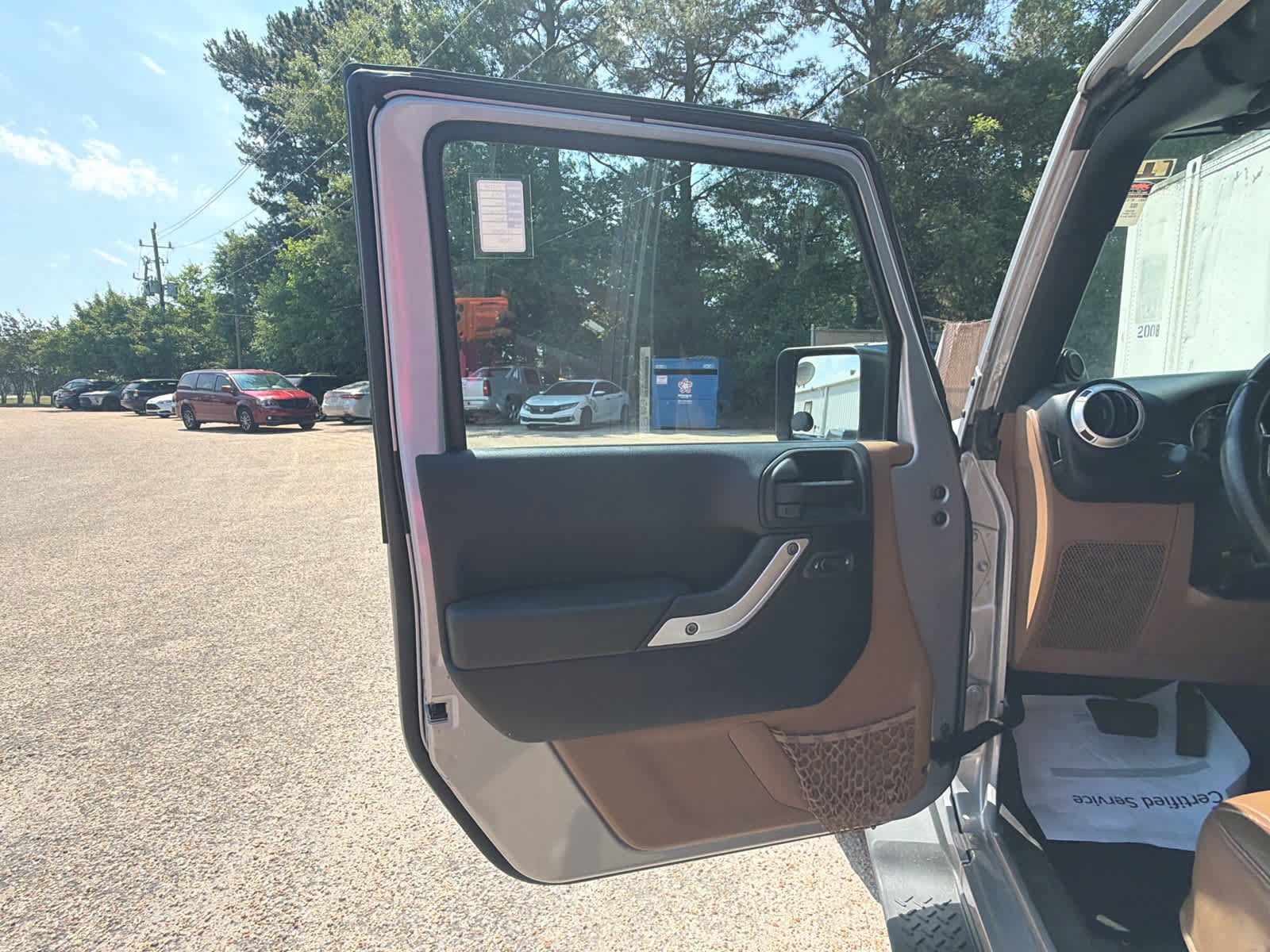 Used 2013 Jeep Wrangler Unlimited Sahara AWD/4WD image 17