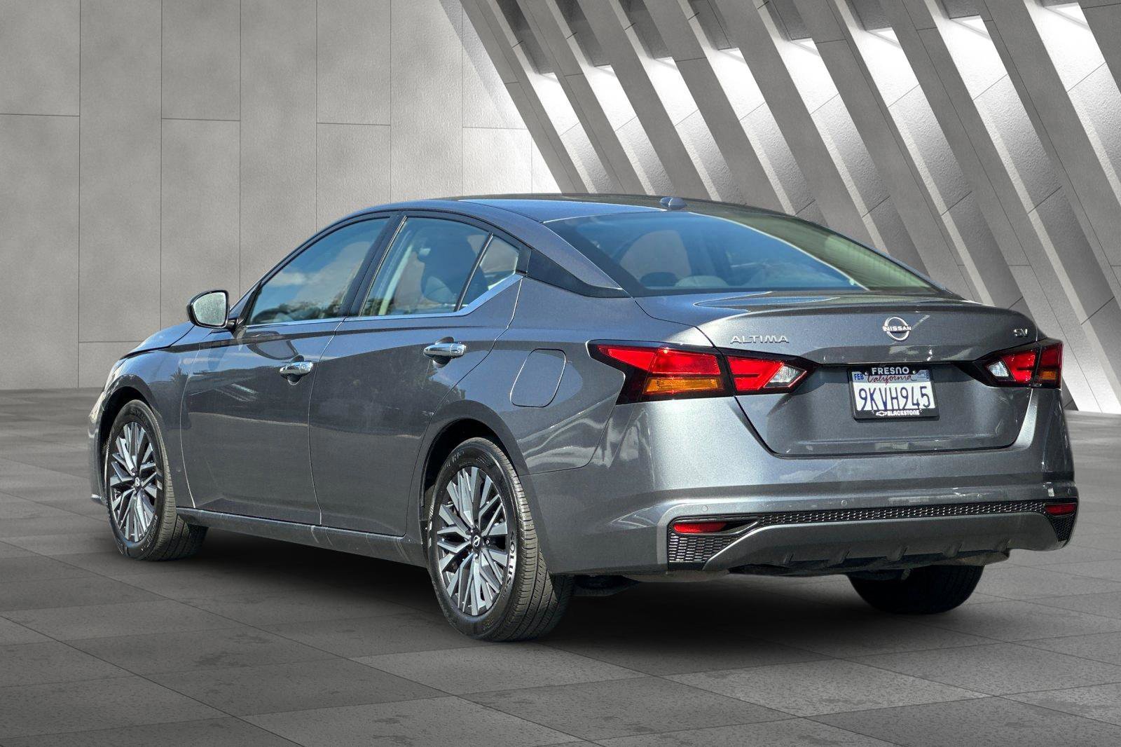 Used 2024 Nissan Altima 2.5 SV image 6