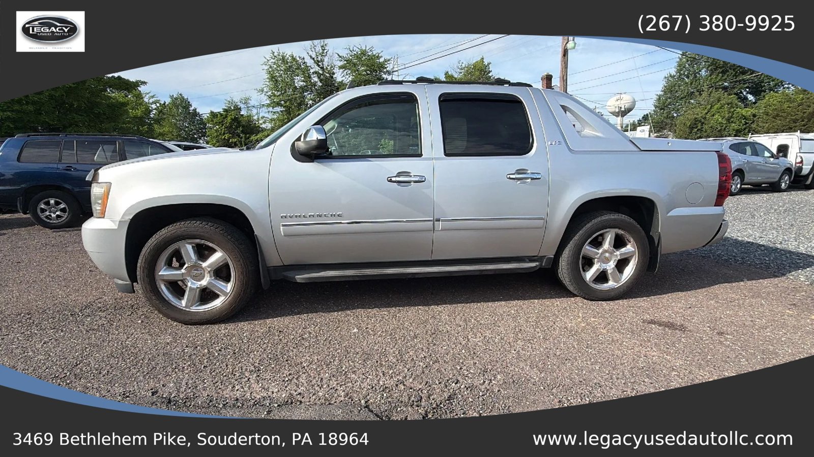Used 2012 Chevrolet Avalanche LTZ AWD/4WD image 4