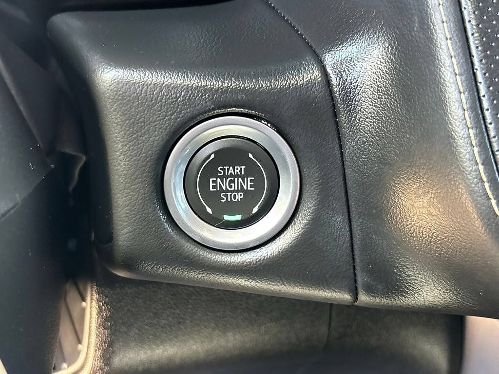 Used 2024 GMC Yukon SLT AWD/4WD image 18