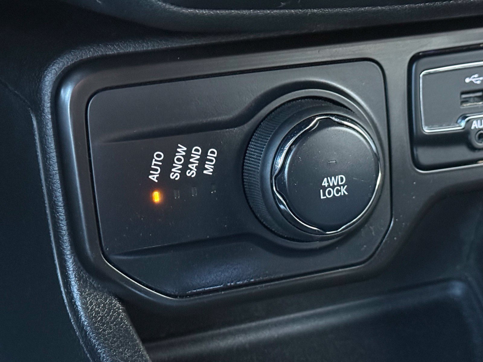 Used 2021 Jeep Renegade Latitude w/ Luxury Group II AWD/4WD image 22