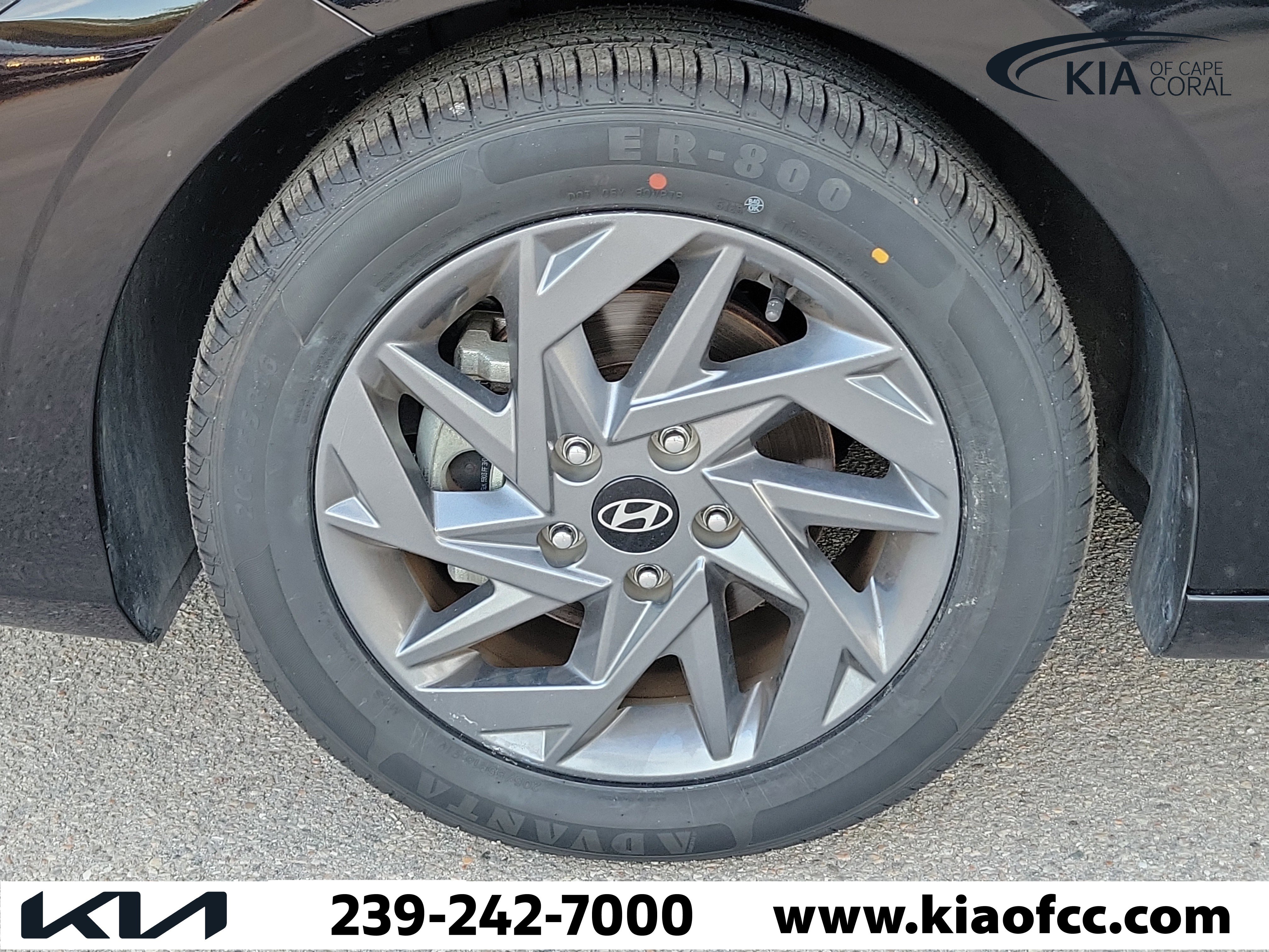 Used 2024 Hyundai Elantra SEL image 8