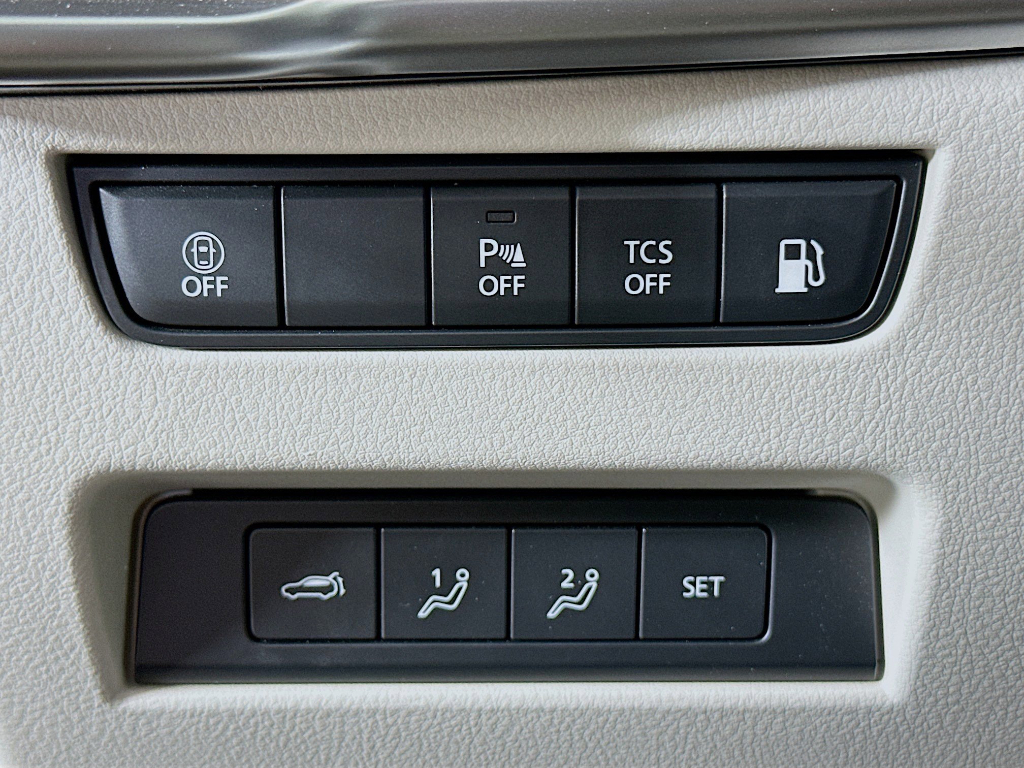 Used 2024 MAZDA CX-90 Plug-In Hybrid w/ Premium Plus image 17