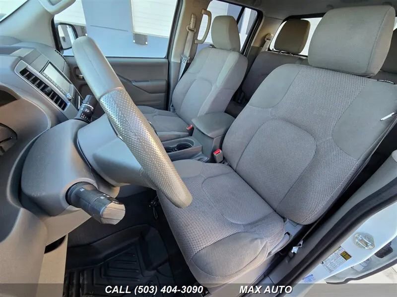 Used 2020 Nissan Frontier SV image 12