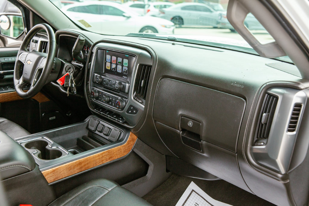 Used 2017 Chevrolet Silverado 1500 LTZ w/ Sport Package AWD/4WD image 11