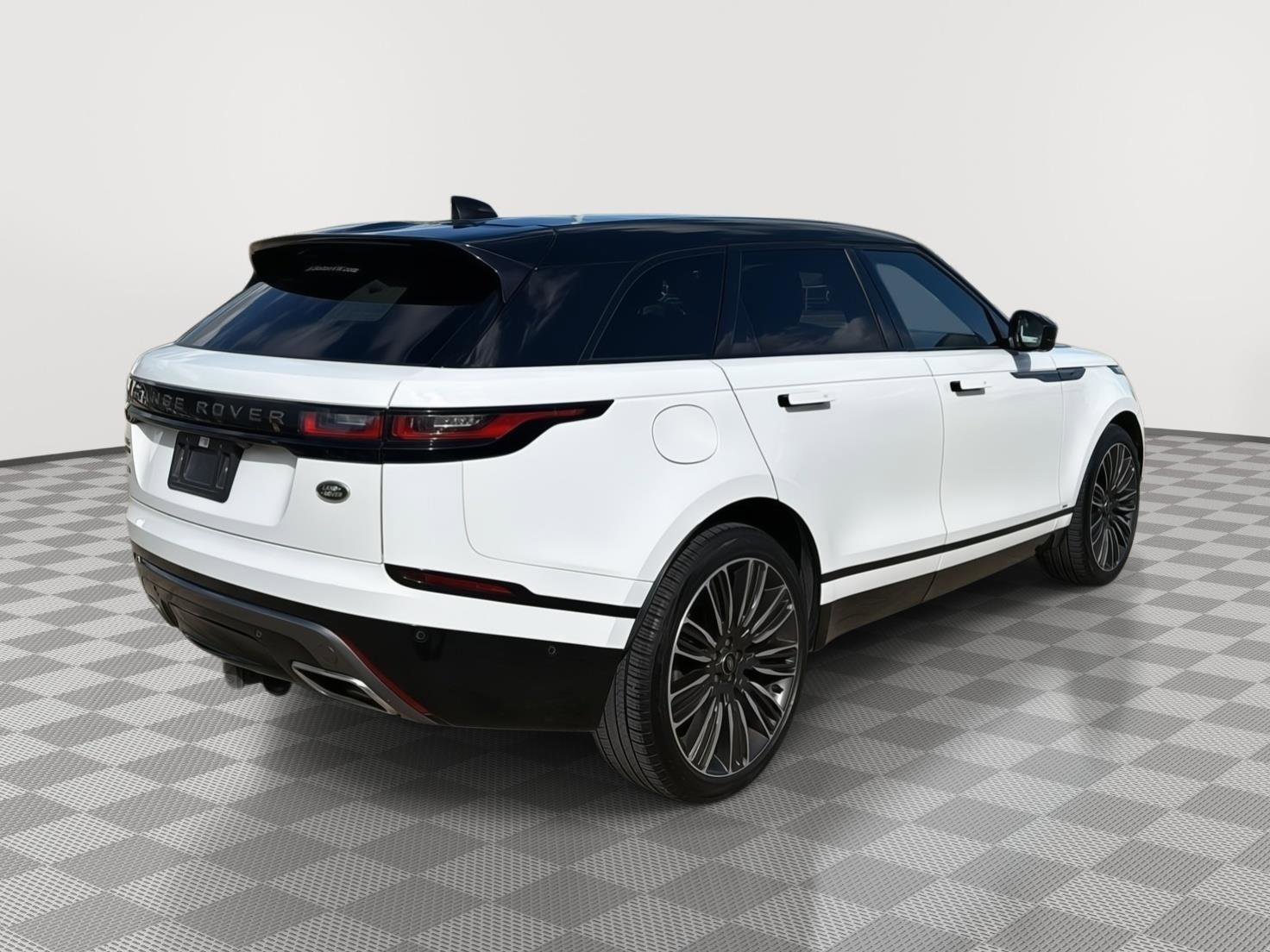 Used 2021 Land Rover Range Rover Velar R-Dynamic S image 5