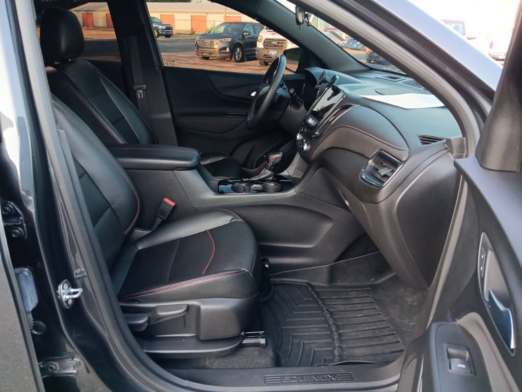 Used 2022 Chevrolet Equinox RS w/ RS Leather Package FWD image 36