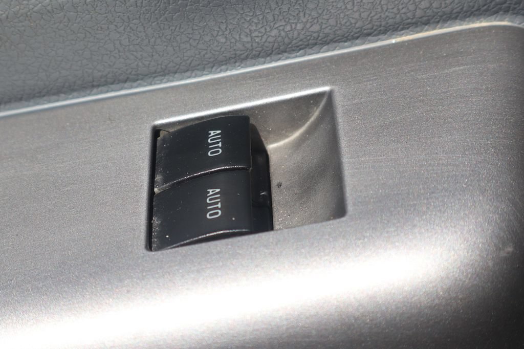 Used 2022 Ford F650 2WD Regular Cab Super Duty image 16