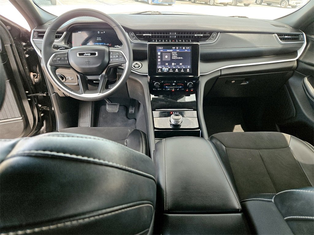 Used 2023 Jeep Grand Cherokee L Laredo image 12