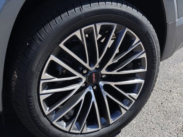 New 2026 GMC Terrain Denali w/ LPO, Black Badging Package AWD/4WD image 36