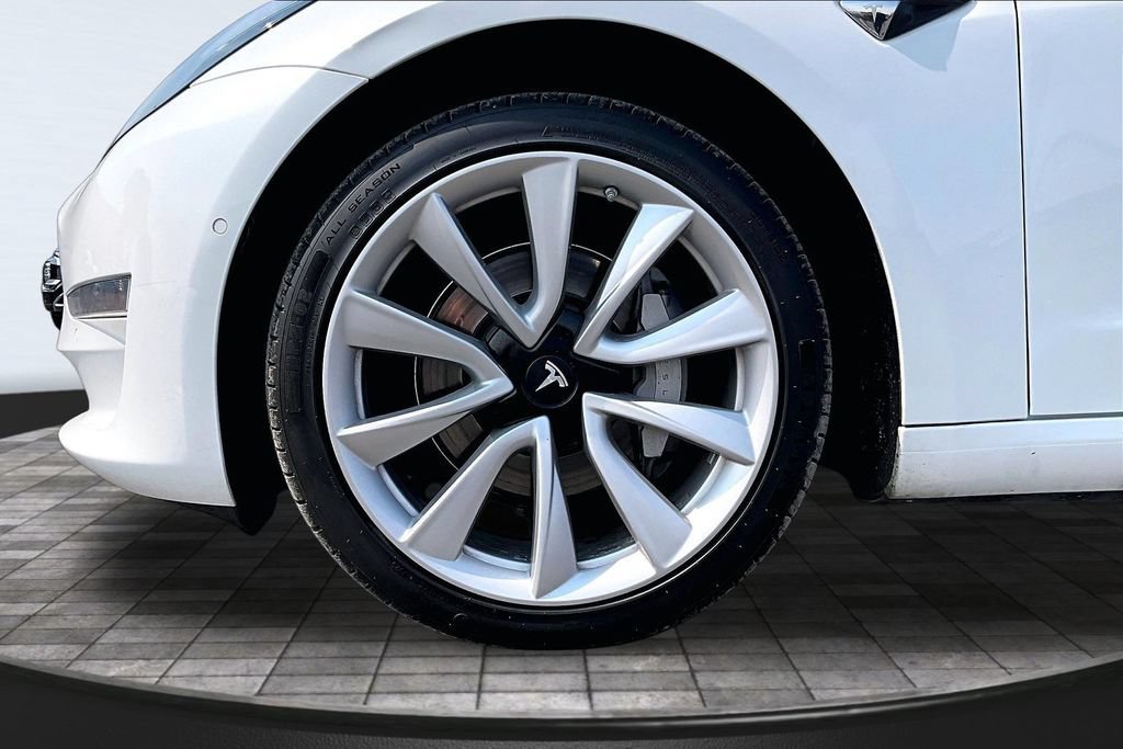 Used 2018 Tesla Model 3 Long Range RWD image 8