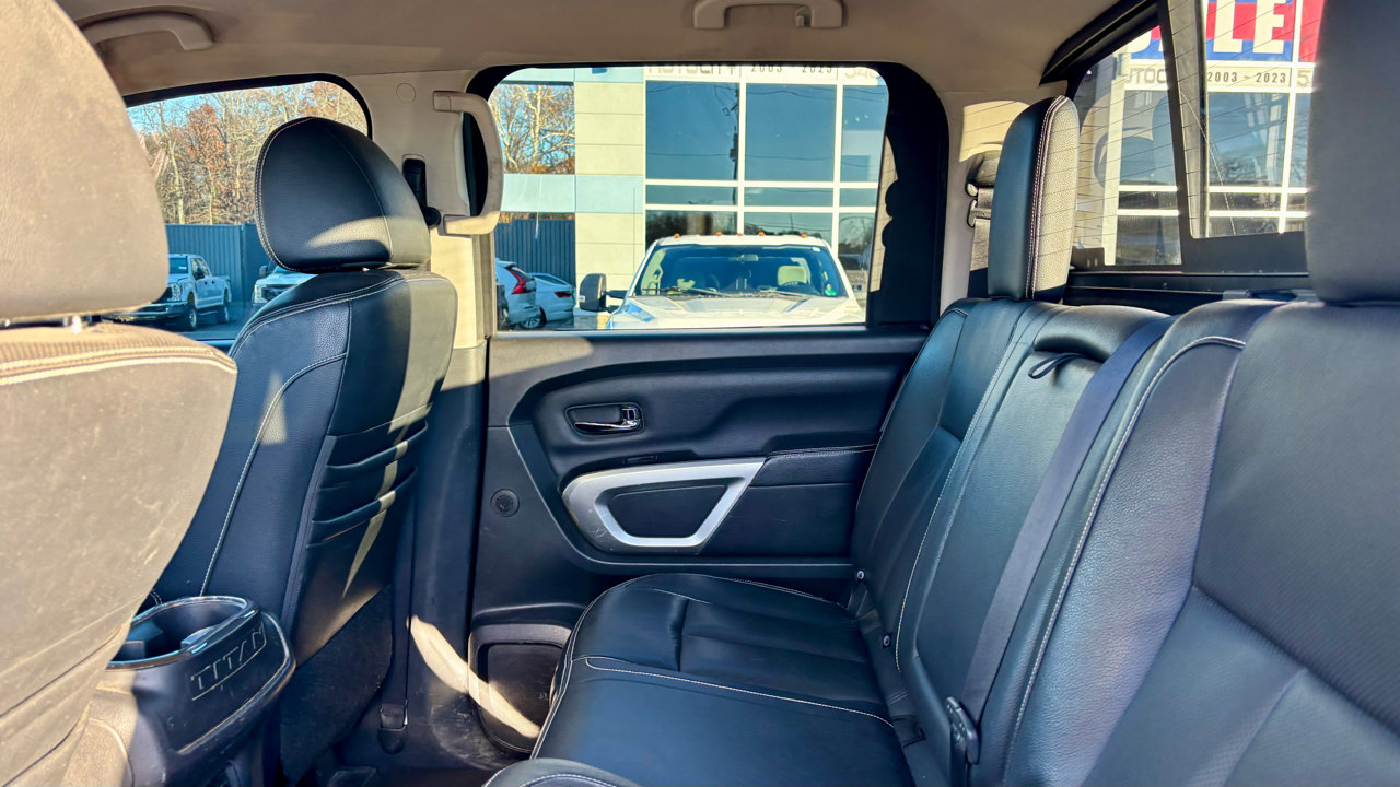Used 2018 Nissan Titan PRO-4X w/ Pro-4x Convenience Package image 17