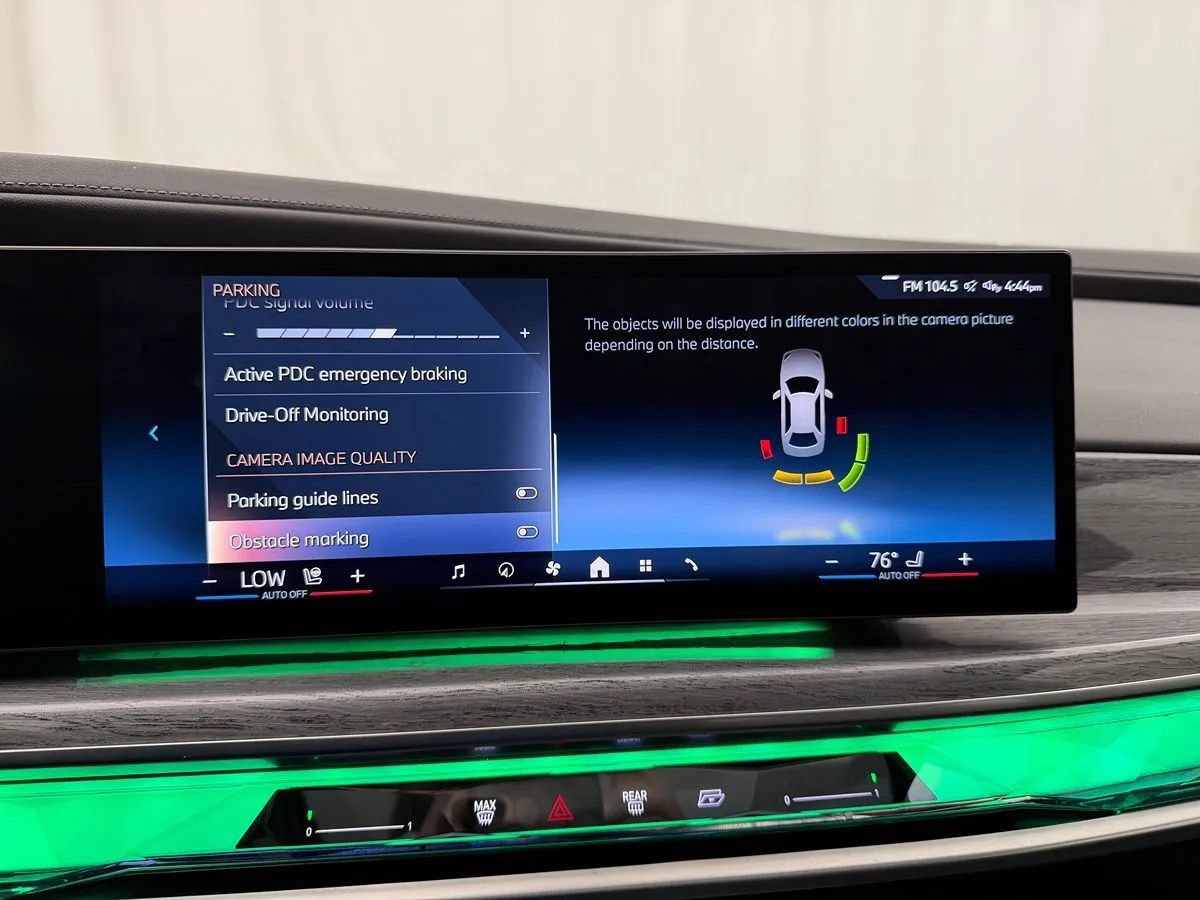 Used 2024 BMW 740i xDrive AWD/4WD image 32