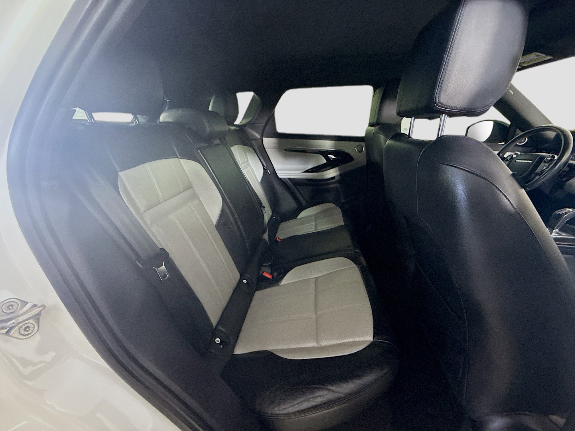 Used 2020 Land Rover Range Rover Evoque R-Dynamic S image 26