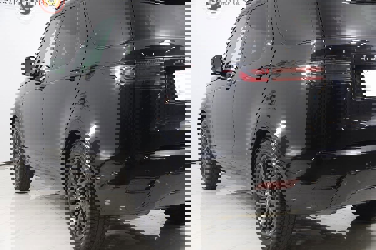 Used 2023 Land Rover Discovery S R-Dynamic image 25