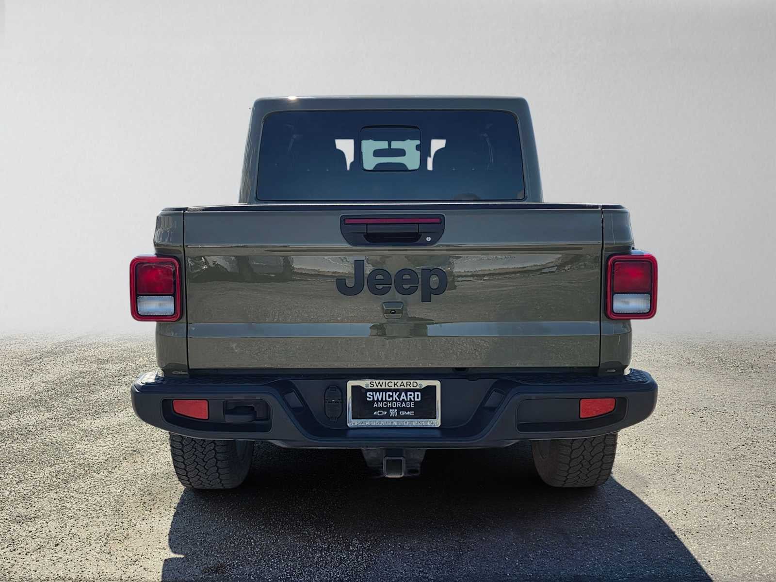 Used 2025 Jeep Gladiator Sport AWD/4WD image 4