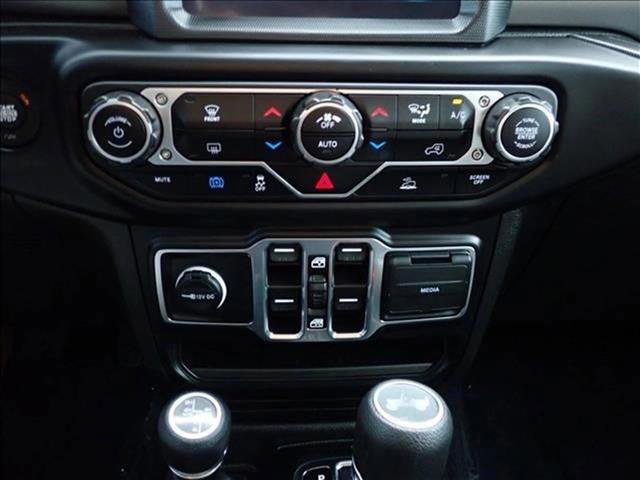 Used 2023 Jeep Wrangler Unlimited w/ 8.4" Radio Group AWD/4WD image 17