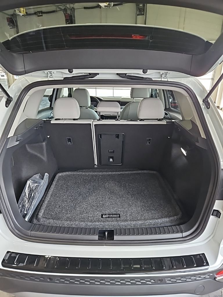 New 2026 Volkswagen Taos SE image 19