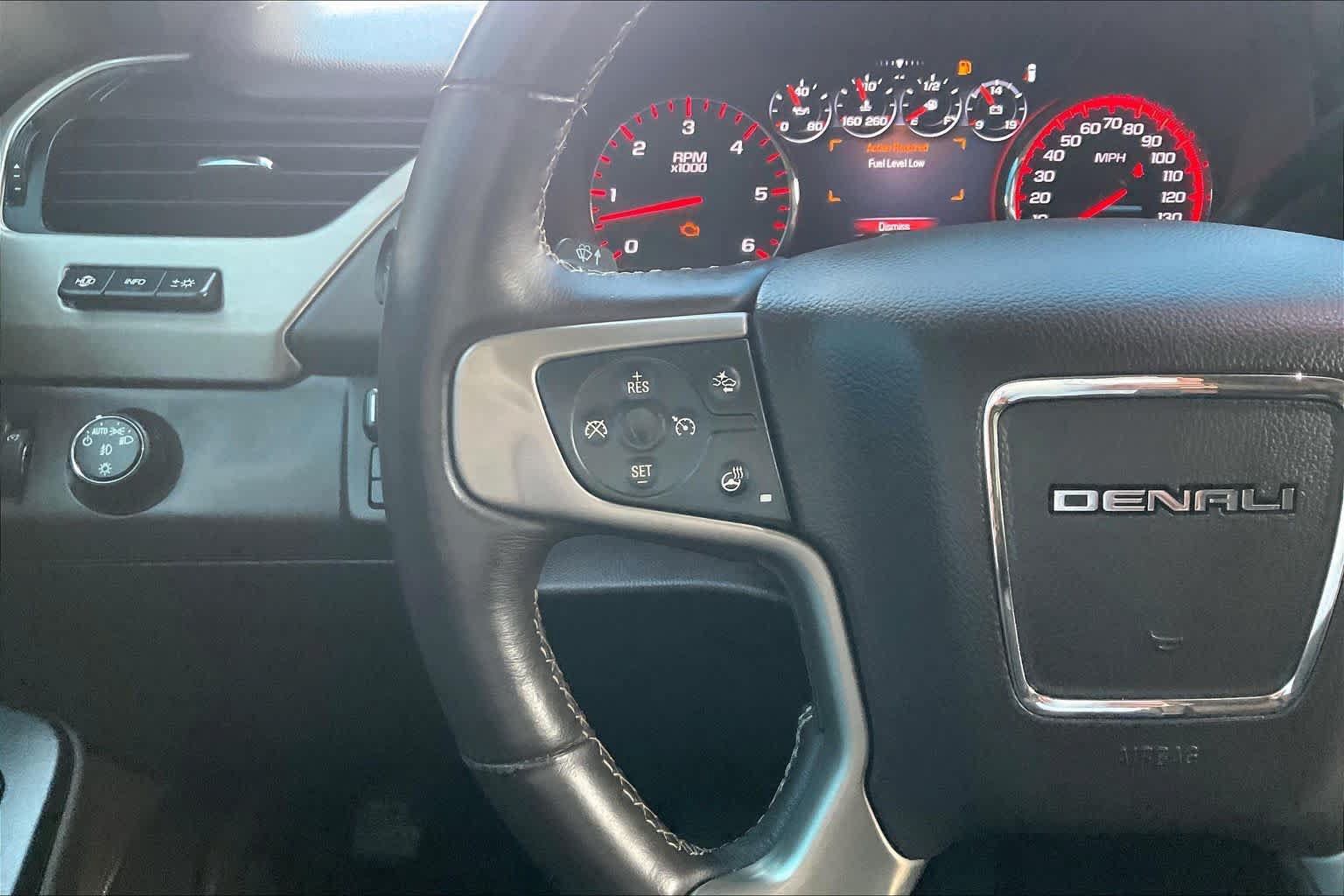 Used 2015 GMC Yukon Denali w/ Premium Package RWD image 22