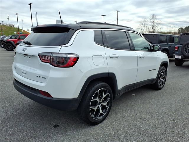 Used 2025 Jeep Compass Limited AWD/4WD image 4