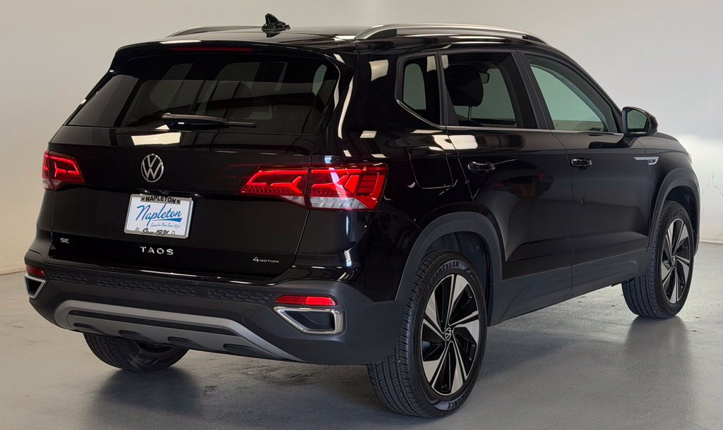 Used 2023 Volkswagen Taos SE AWD/4WD image 3