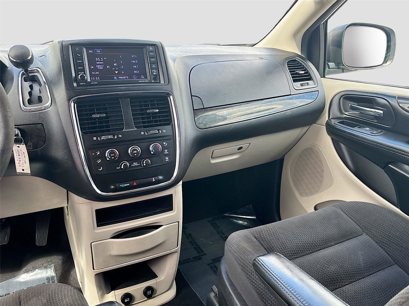 Used 2019 Dodge Grand Caravan SE image 22