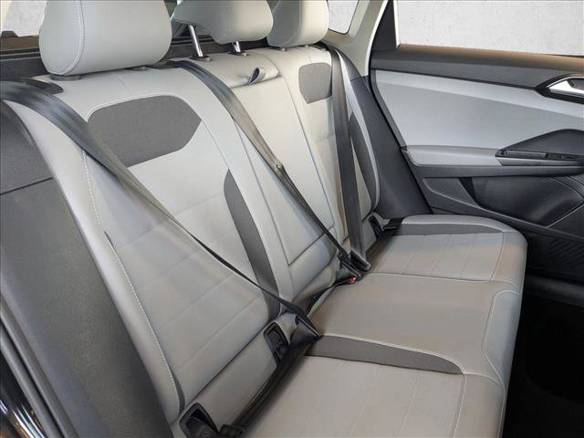 Used 2022 Volkswagen Taos SE FWD image 19