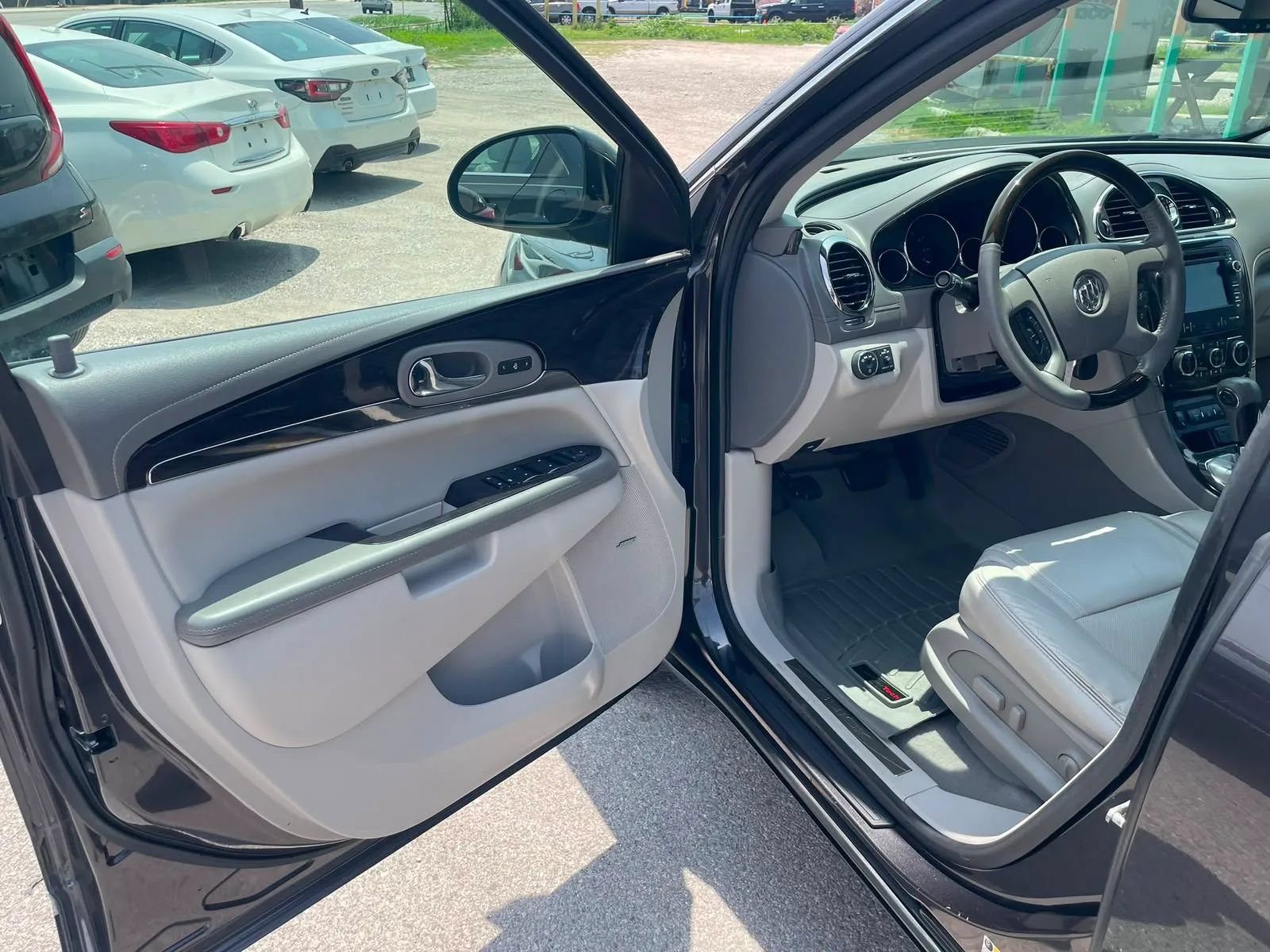 Used 2015 Buick Enclave Leather FWD image 9