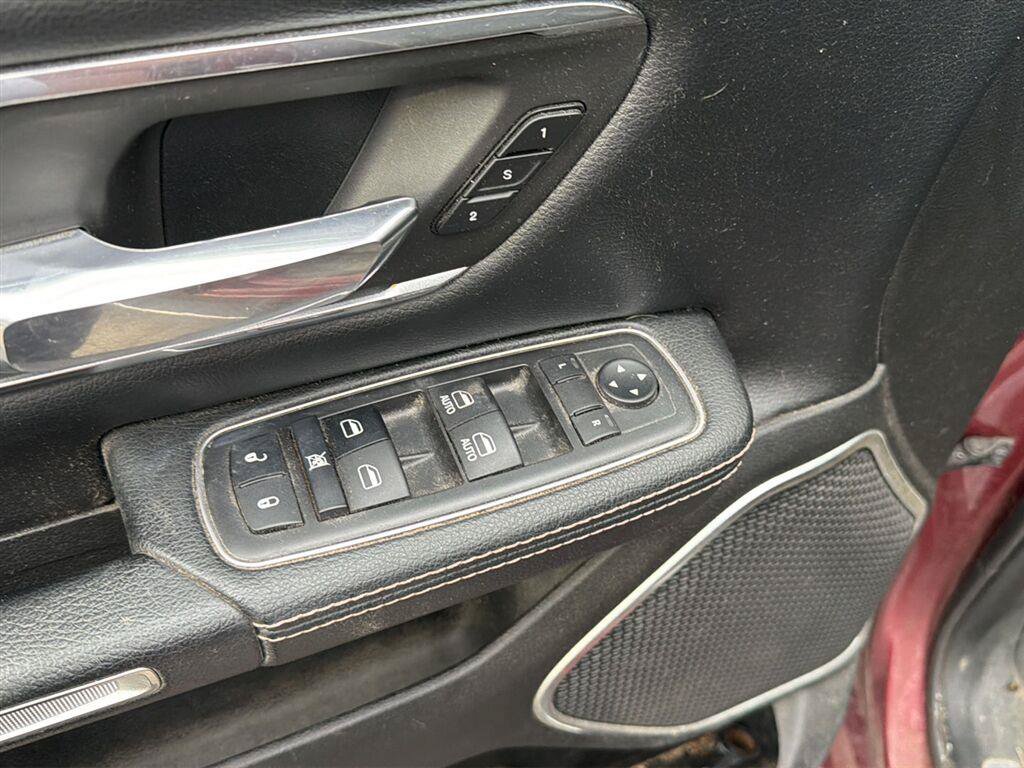 Used 2019 RAM 1500 Laramie w/ Sport Appearance Package AWD/4WD image 10