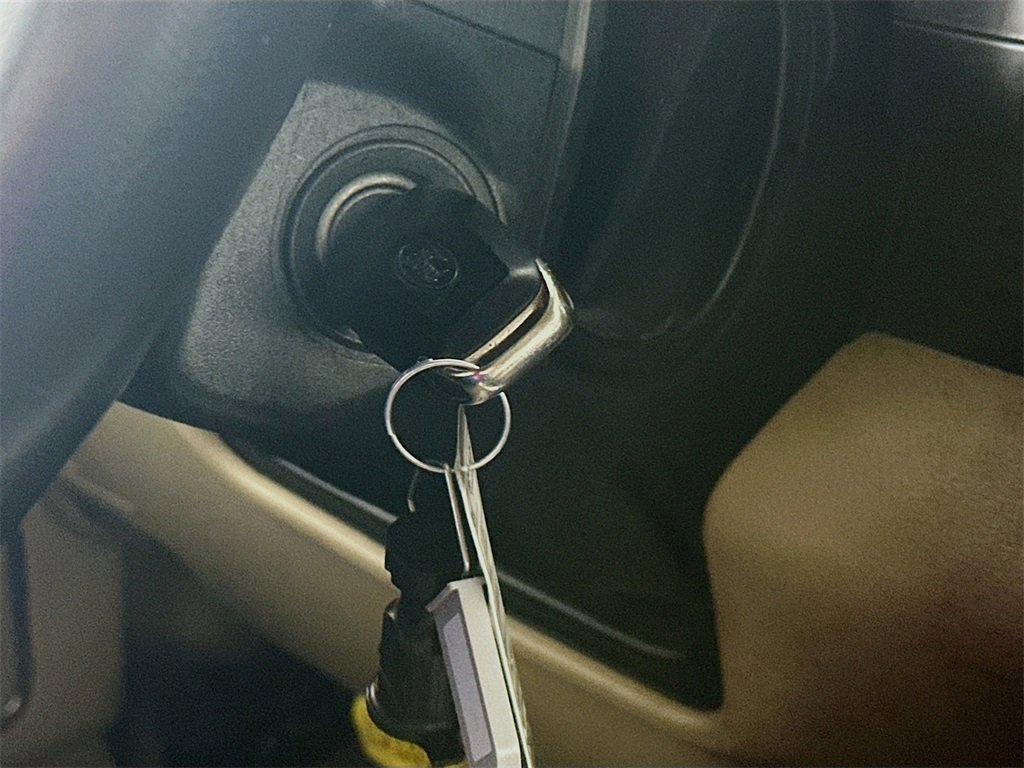 Used 2017 Ford F250 Lariat w/ FX4 Off-Road Package image 28