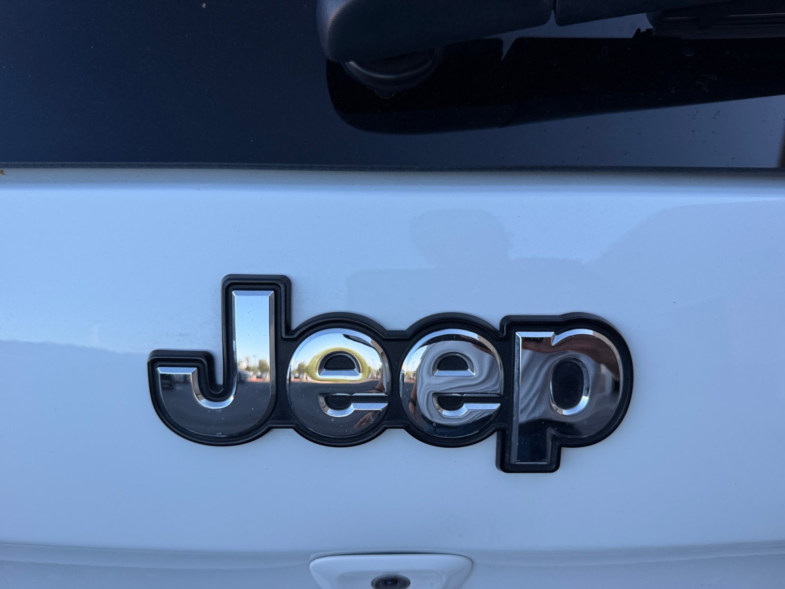Used 2016 Jeep Cherokee Sport FWD image 24